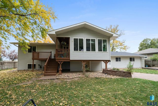 7407 N Cliff Ave Avenue, Sioux Falls, SD 57104