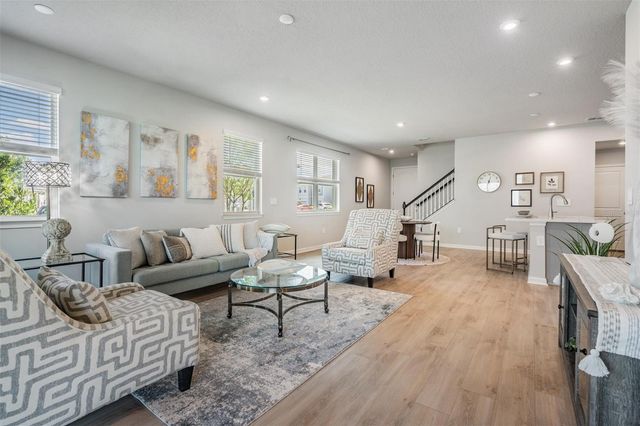 19219 BLUE POND DRIVE, Lutz, FL 33558