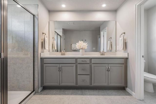 19219 BLUE POND DRIVE, Lutz, FL 33558