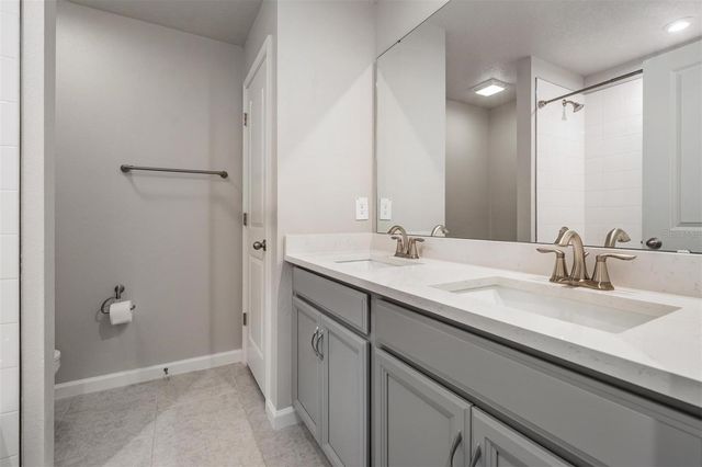 19219 BLUE POND DRIVE, Lutz, FL 33558