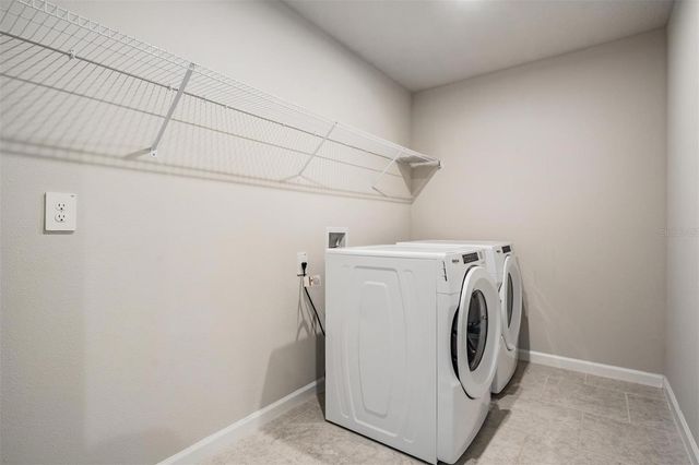 19219 BLUE POND DRIVE, Lutz, FL 33558