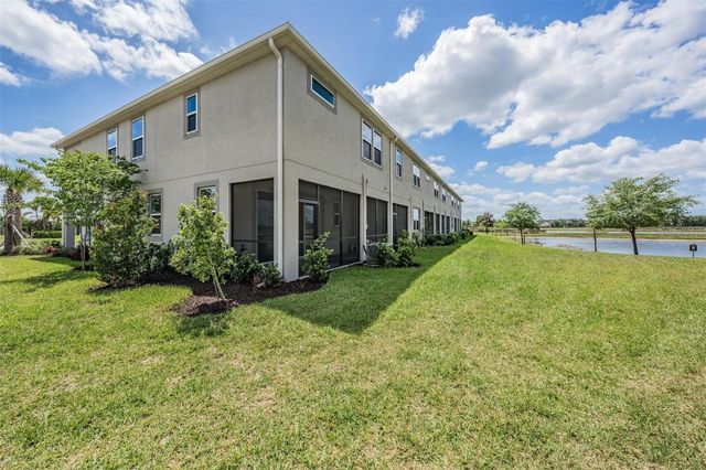 19219 BLUE POND DRIVE, Lutz, FL 33558