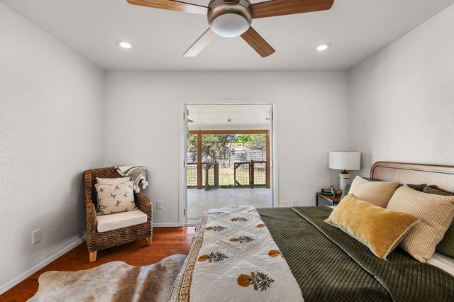 6812 Miranda DR, Austin, TX 78752