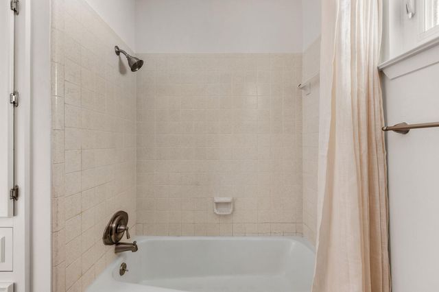 6812 Miranda DR, Austin, TX 78752