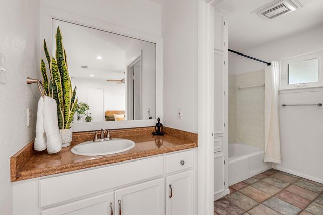 6812 Miranda DR, Austin, TX 78752