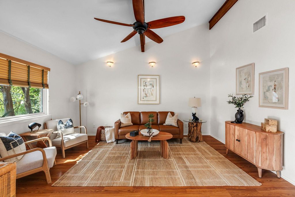 6812 Miranda DR, Austin, TX 78752