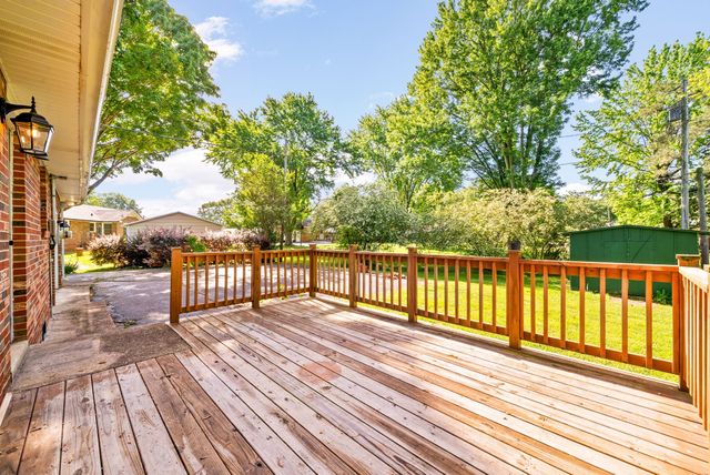 2120 Fleming Rd, Clarksville, TN 37043