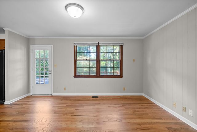 2120 Fleming Rd, Clarksville, TN 37043