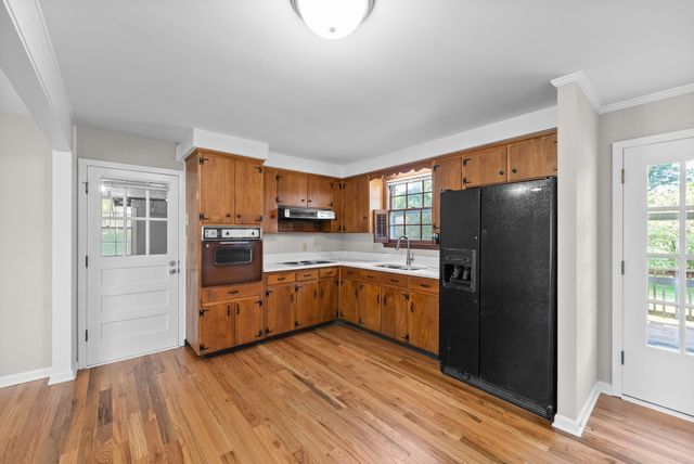 2120 Fleming Rd, Clarksville, TN 37043