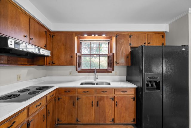 2120 Fleming Rd, Clarksville, TN 37043