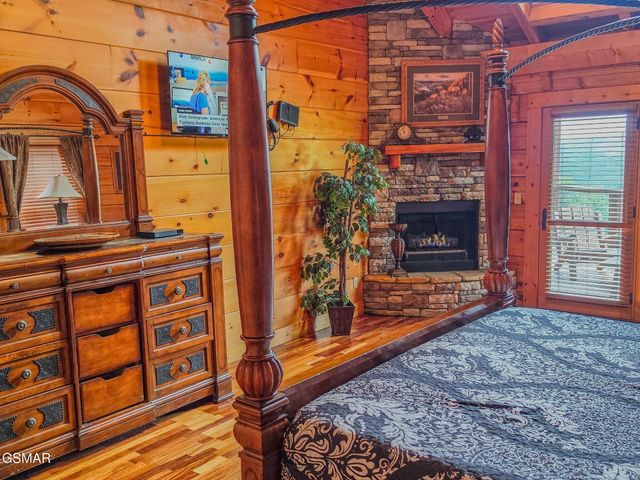 1959 Blackthorn Trail, Sevierville, TN 37876