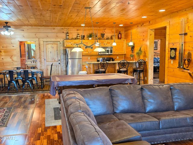 1959 Blackthorn Trail, Sevierville, TN 37876