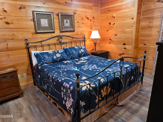 1959 Blackthorn Trail, Sevierville, TN 37876