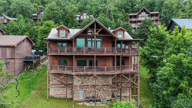 1959 Blackthorn Trail, Sevierville, TN 37876