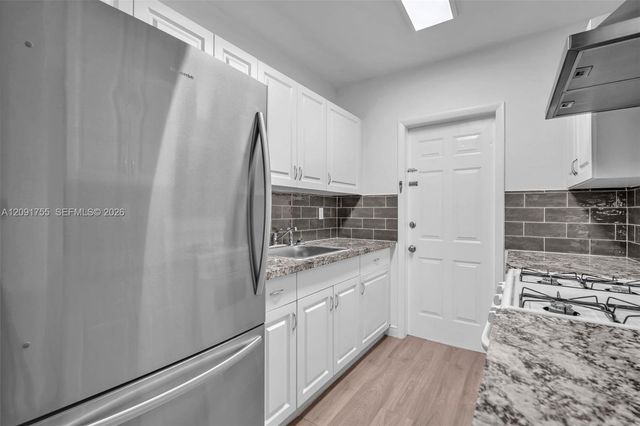 8010 Tatum Waterway Drive 5, Miami Beach, FL 33141