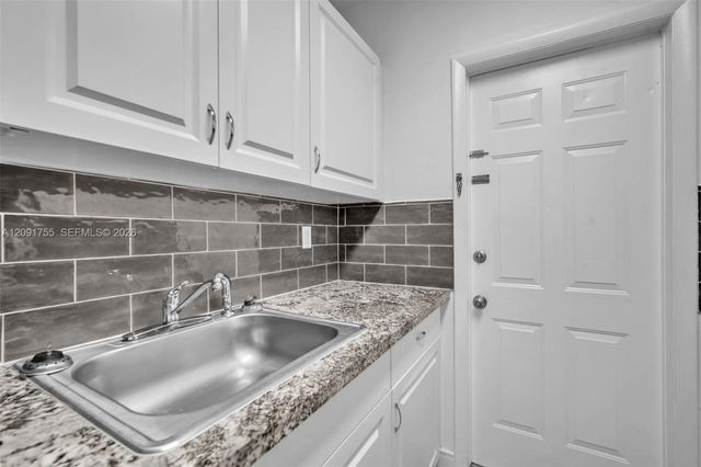 8010 Tatum Waterway Drive 5, Miami Beach, FL 33141