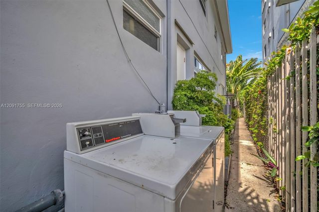8010 Tatum Waterway Drive 5, Miami Beach, FL 33141
