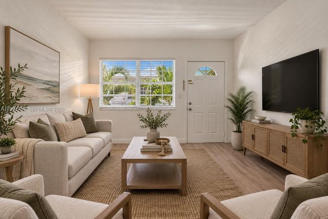 8010 Tatum Waterway Drive 5, Miami Beach, FL 33141