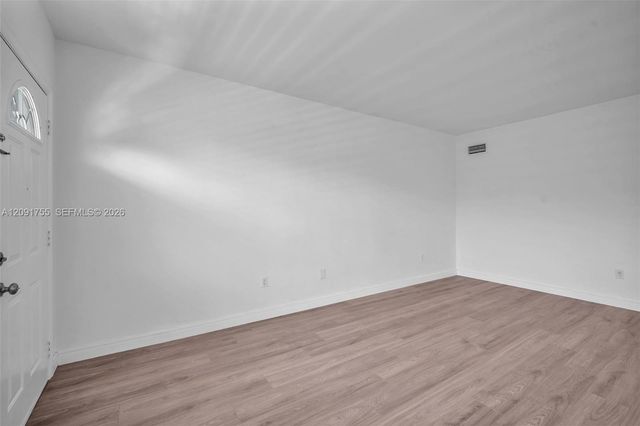 8010 Tatum Waterway Drive 5, Miami Beach, FL 33141