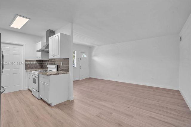 8010 Tatum Waterway Drive 5, Miami Beach, FL 33141