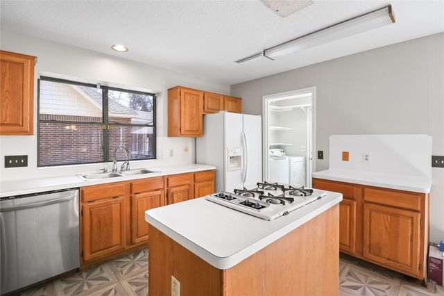 2117 Spinnaker Drive, League City, TX 77573