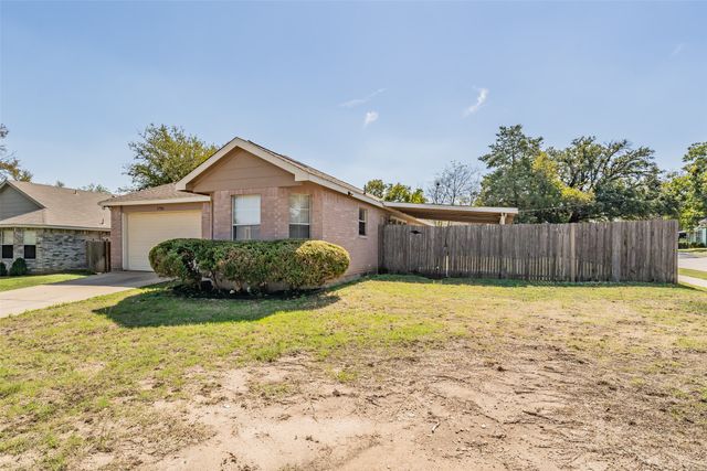 3750 Meadowbrook Drive, Fort Worth, TX 76103