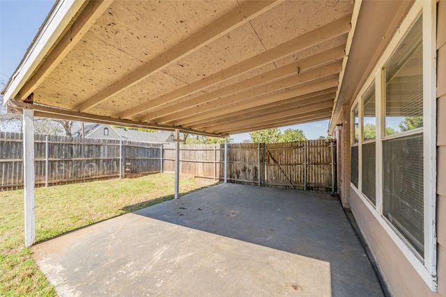 3750 Meadowbrook Drive, Fort Worth, TX 76103