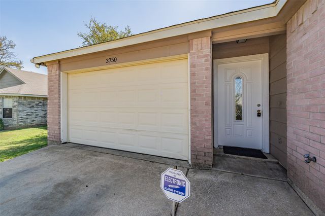 3750 Meadowbrook Drive, Fort Worth, TX 76103