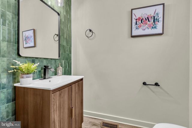 704 E 20TH ST, Baltimore, MD 21218