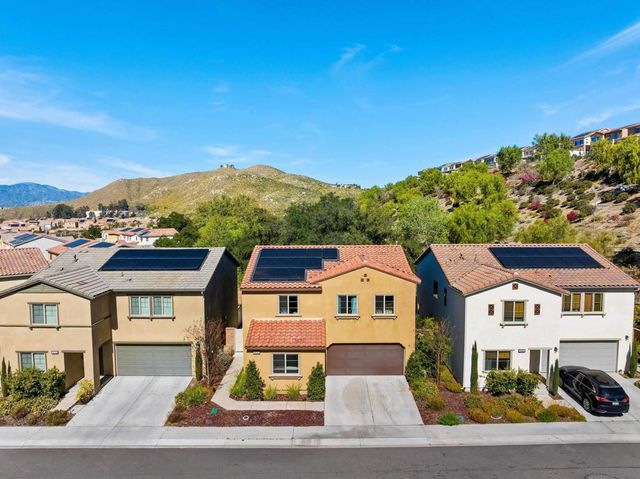 24060 Raptor Way, Lake Elsinore, CA 92532