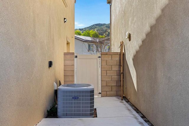 24060 Raptor Way, Lake Elsinore, CA 92532