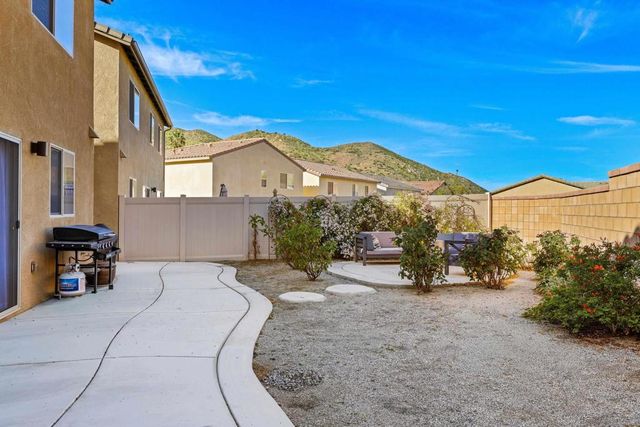 24060 Raptor Way, Lake Elsinore, CA 92532