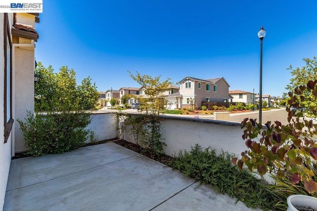 2192 Terrawood St, Roseville, CA 95747
