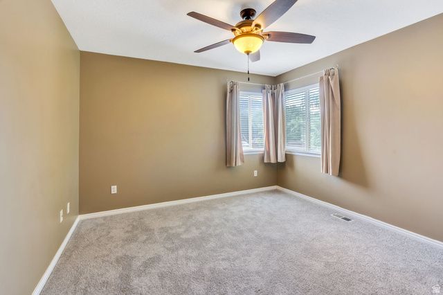 942 E CURLEW CIR, Draper, UT 84020