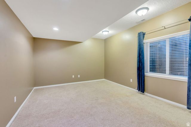 942 E CURLEW CIR, Draper, UT 84020