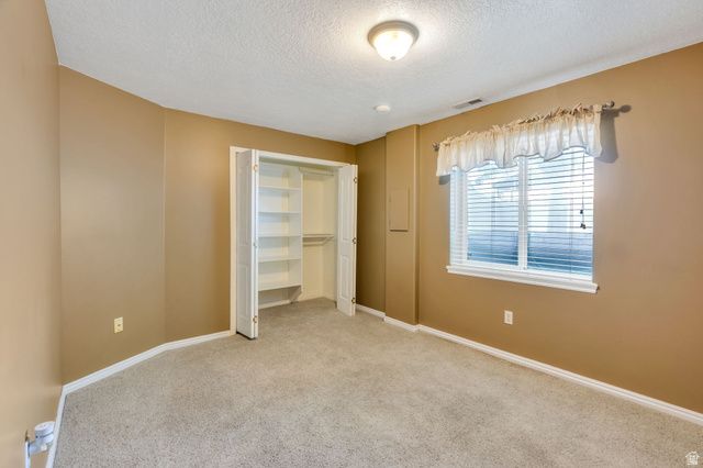 942 E CURLEW CIR, Draper, UT 84020