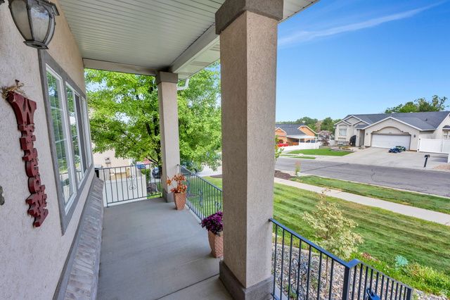 942 E CURLEW CIR, Draper, UT 84020