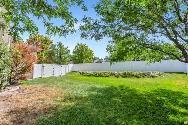 942 E CURLEW CIR, Draper, UT 84020