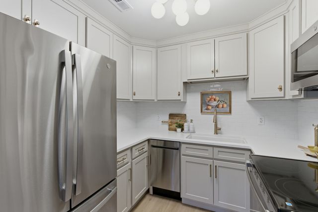 2116 Hobbs Rd Apt L8, Nashville, TN 37215
