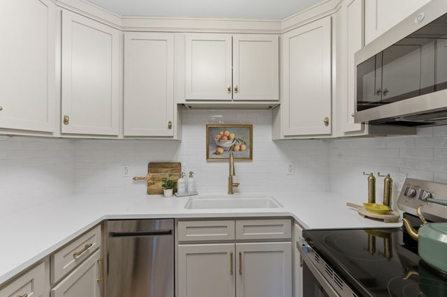 2116 Hobbs Rd Apt L8, Nashville, TN 37215