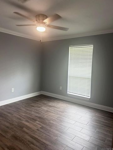 4038 Lassen Dr, Baton Rouge, LA 70814