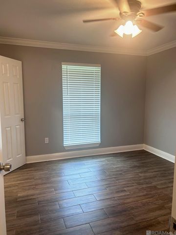 4038 Lassen Dr, Baton Rouge, LA 70814