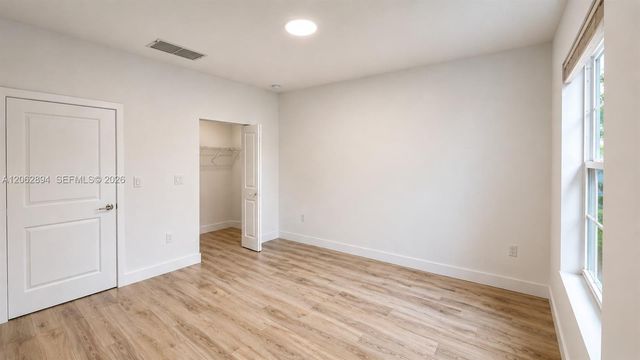 22055 Miami Avenue, Miami, FL 33170