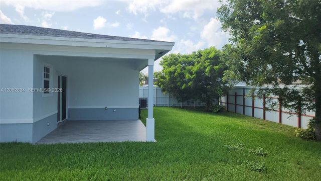 22055 Miami Avenue, Miami, FL 33170
