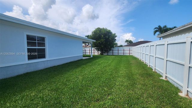 22055 Miami Avenue, Miami, FL 33170
