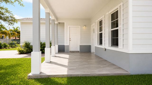 22055 Miami Avenue, Miami, FL 33170