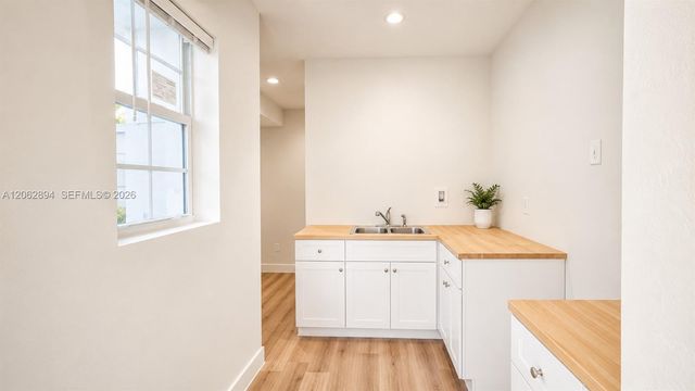 22055 Miami Avenue, Miami, FL 33170