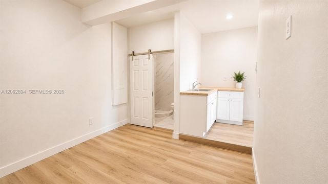 22055 Miami Avenue, Miami, FL 33170