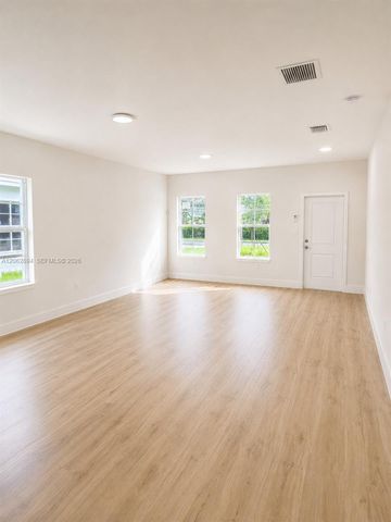22055 Miami Avenue, Miami, FL 33170