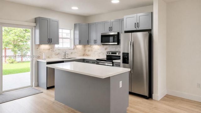 22055 Miami Avenue, Miami, FL 33170